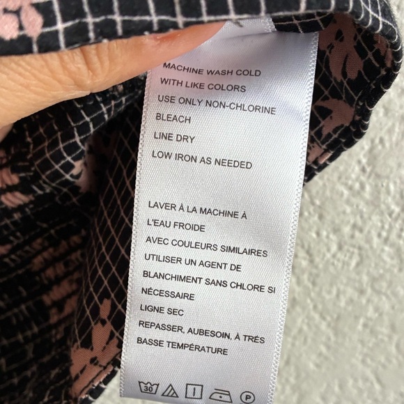 🆕Urban Outfitters Black and Pink Checkered Floral Blouse S🆕 - Picture 11 of 16